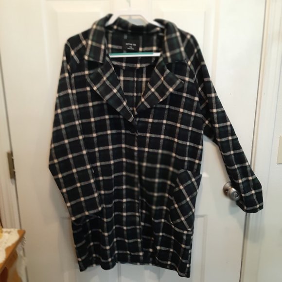 ☆CRAZY 8's Clearance!! Flannel with lapels & pockets; Green & Navy; Large 12/14 - Picture 2 of 5